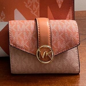 michael kors wallet in peachy orange
